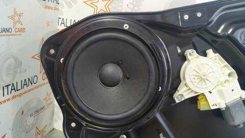 Foto 3ª: Elevalunas Manual Trasero Derecho Mercedes Clase ML 300 3.0 CDI W164) 224CV 165KW AUT. OM642 [OM642940] (2006)