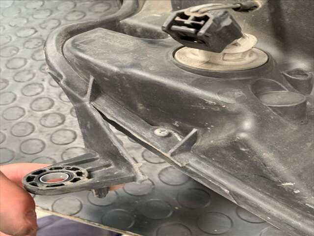 Foto 2ª: Faro Izquierdo Renault Kangoo 1.500 DCI105CV/76-78KW 0CV [K9K 804] (2008)