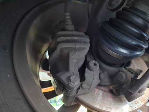 Pinza Freno Delantera Derecho Peugeot 208 ALLURE 99CV 73KW