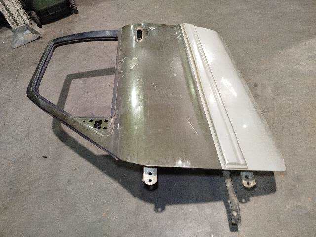 Foto 3ª: Puerta Delantera Izquierda Nissan Patrol 2.8 TD Y61 TD6 [RD28ETI] (1999)