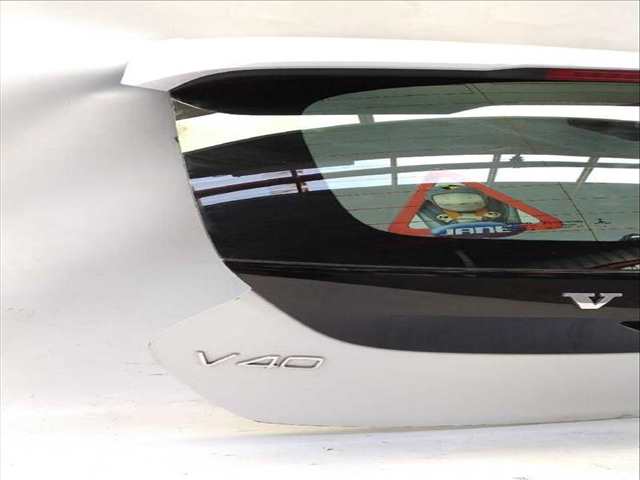 Portón Volvo V40 D2 114CV