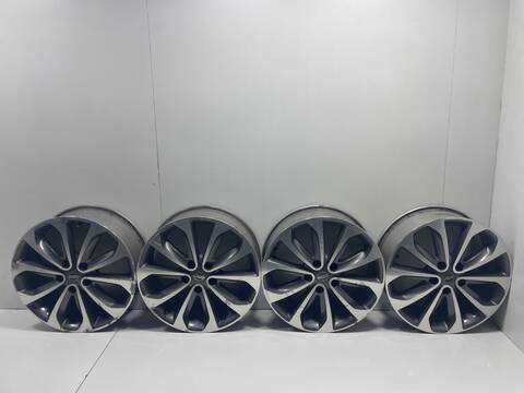 Juego LLantas Nissan Qashqai M9R832