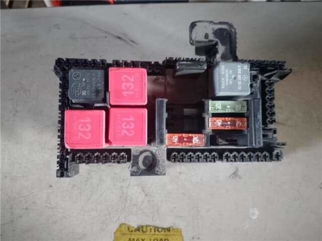 Caja Reles Fusibles Mercedes Clase C 160 2.1 C 220 D (205.304) [2.1 LTR. - 125 KW CDI CAT]