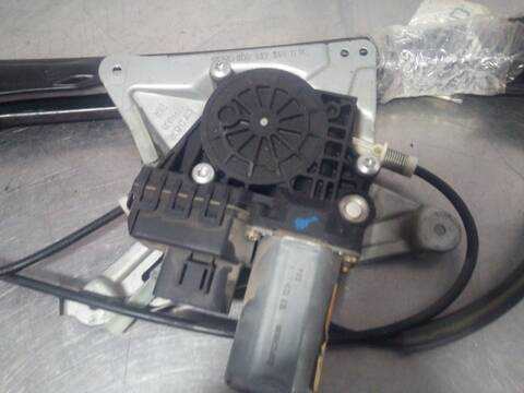 Foto 3ª: Elevalunas Eléctrico Delantero Derecho Audi A4 AVANT 100CV 74KW (1999)