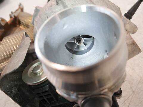 Turbocompresor Mercedes Clase C 30 W206 258CV 190KW