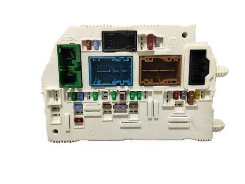 Caja Reles Fusibles Opel Grandland HN09