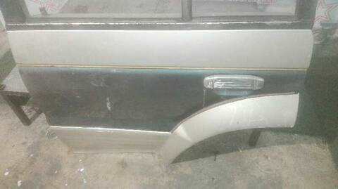 Foto 4ª: Puerta Trasera Izquierda Mitsubishi Montero 87CV 64KW