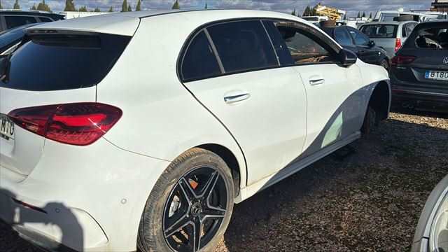Portón Mercedes Clase A 180 1.3 G ELECTRICO-GASOLINA