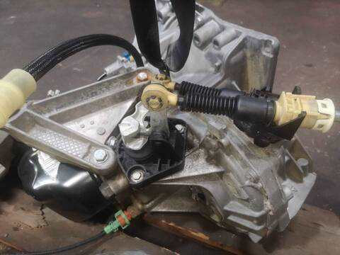 Foto 2ª: Caja Cambios Renault Clio D4F740 (2009)
