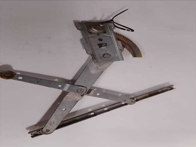 Elevalunas Manual Delantero Derecho Nissan Vanette 2.0 DIESEL