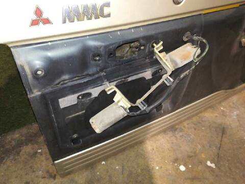 Foto 4ª: Portón Mitsubishi Montero 2.5 TD 99CV 73KW (1991)