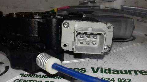 Foto 3ª: Elevalunas Eléctrico Delantero Izquierdo Opel Corsa COLOR EDITION 69CV 51KW [B12XER] (2016)