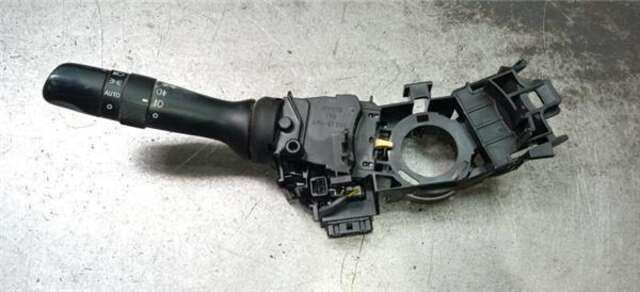 Foto 2ª: Mando Multifuncion Toyota Avensis 2.2 D-4D EXECUTIVE BERLINA (5-PTAS.) [2.2 LTR. - 110 KW D-4D CAT] [2AD-FTV]