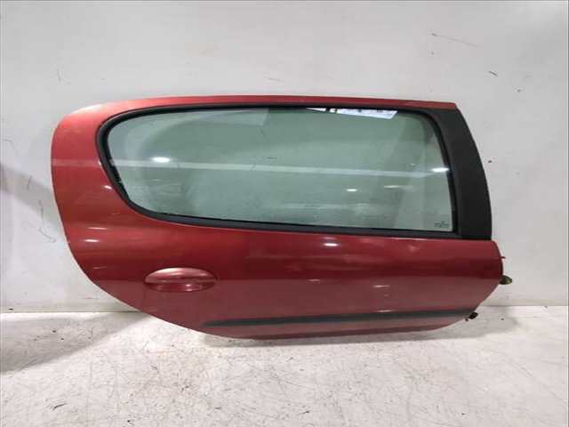 Foto 2ª: Puerta Trasera Derecha Peugeot 206 1.4 HDI ECO 70 68CV [8HX (DV4TD) 8HZ (DV4TD)] (1998)