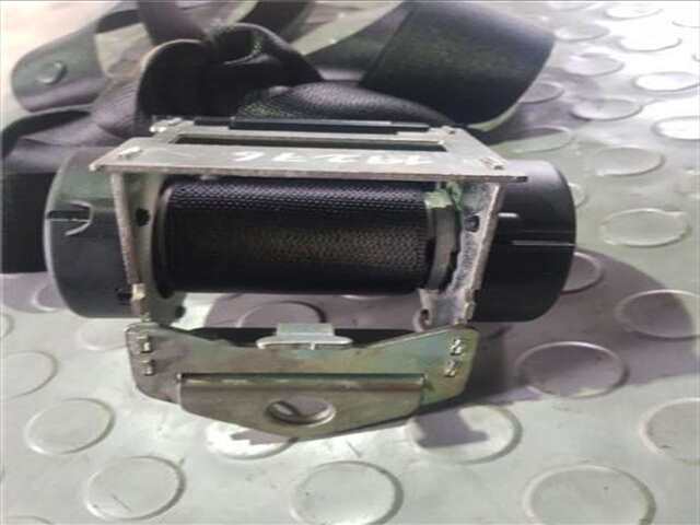 Foto 3ª: Cinturón Trasero Derecho Bmw Serie 1 114 2.0 118D [2.0 LTR. - 90 KW 16V DIESEL CAT] [M47N 204 D4]