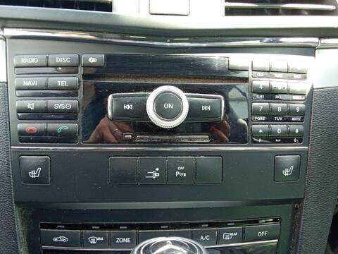 Sistema Audio Radio CD Mercedes Clase E 180 E 350 CDI 207.322) COUPE 231CV 170KW