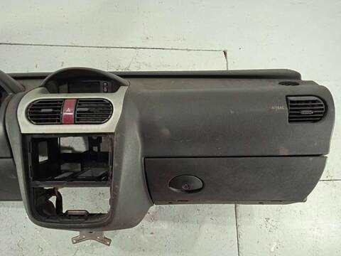 Foto 3ª: Salpicadero Opel Tigra 1.4 16V 90CV 66KW (2004)