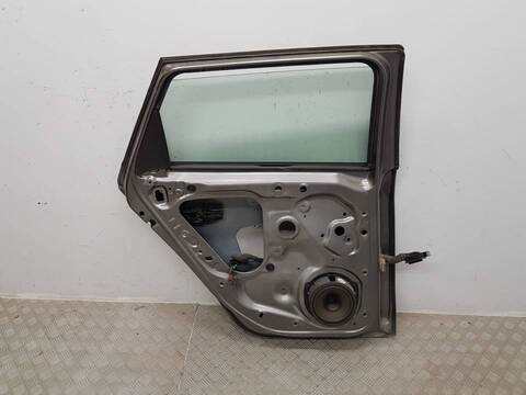 Foto 3ª: Puerta Trasera Izquierda Seat Leon STYLE (2012)