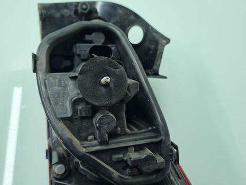 Foto 3ª: Piloto Trasero Izquierdo Seat Ibiza ERENCE 90CV 66KW [CUS] (2015)