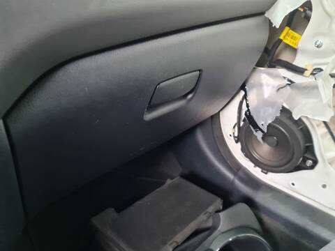 Guantera Kia Rio DRIVE 84CV 62KW