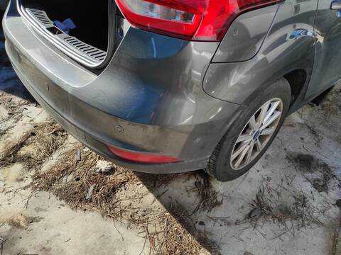 Foto 3ª: Paragolpes Trasero Ford Focus M1DD BERLINA (2015)