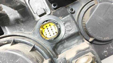 Foto 4ª: Faro Izquierdo Fiat Linea DYNAMIC 78CV 57KW [350A1000] (2009)