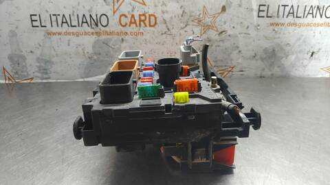 Foto 4ª: Caja Reles Fusibles Peugeot 307 SW 109CV 80KW [9HY] (2006)