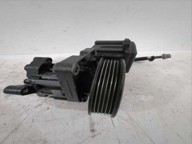 Foto 3ª: Bomba de Direccion Mercedes Clase C 160 CLK 240 209.361) 170CV [M 112.912] (2002)