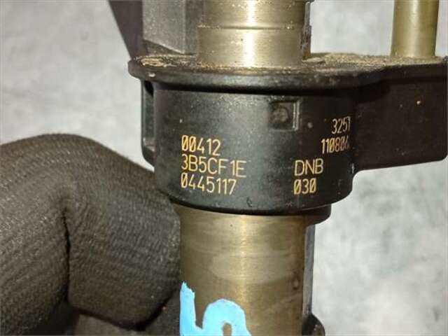 Foto 2ª: Inyectores Bmw Serie 5 518 2.0 525 D [2.0 LTR. - 160 KW TURBODIESEL]