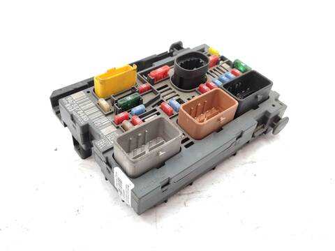 Caja Reles Fusibles Peugeot 308 1.6 HDI 112CV 82KW