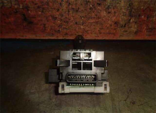 Foto 3ª: Mando Multifuncion Mitsubishi Grandis 2.0 DI-D INFORM [2.0 LTR. - 100 KW DI-D CAT] [BSY]