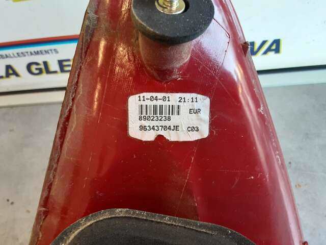 Foto 2ª: Piloto Trasero Izquierdo Peugeot 307 1.6 16V (2001)