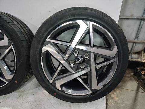 Foto 2ª: Juego LLantas Hyundai i20 ESSENCE MILD-HYBRID 100CV [G3LF  G3LE] (2020)