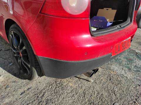 Foto 2ª: Paragolpes Trasero Volkswagen Golf BKC (2005)