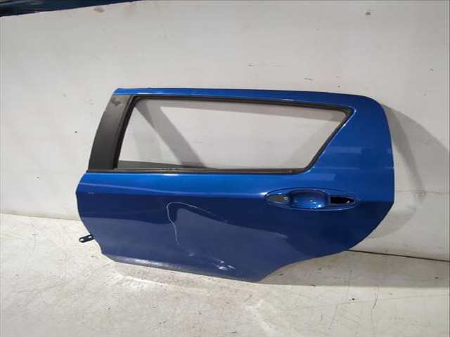 Foto 2ª: Puerta Trasera Izquierda Toyota Yaris 1.5 NSP131_) 112CV [2NR-FKE] (2010)