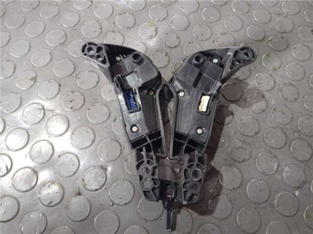 Foto 2ª: Mando Multifuncion Toyota Avensis 2.0 D-4D [1CD-FTV]