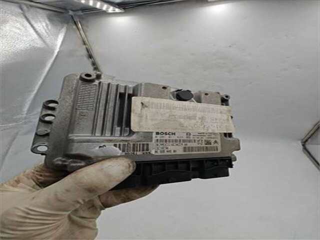 Foto 3ª: Centralita Motor ECU Peugeot 307 1.6 D-SIGN [1.6 LTR. - 80 KW 16V CAT (NFU - TU5JP4)] [9HY]