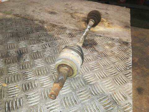 Foto 3ª: Transmision Delantera Izquierda Kia Carnival 165CV 121KW (1999)