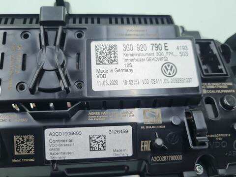 Foto 3ª: Cuadro de Instrumentos Volkswagen Tiguan SPORT BMT 150CV 110KW [DFGA] (2020)