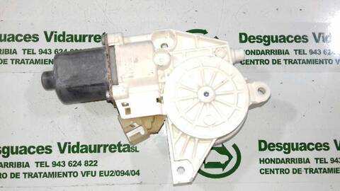 Elevalunas Eléctrico Trasero Izquierdo Mercedes Clase ML 63 6.2 AMG V8 510CV 375KW W164) AUT. 164.177) M156 E63