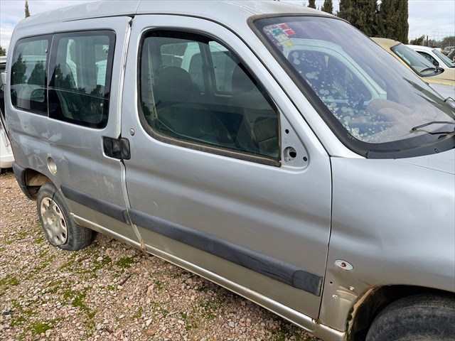 Foto 3ª: Puerta Delantera Derecha Peugeot Partner 1.9 D 70cv [WJZ] (2005)