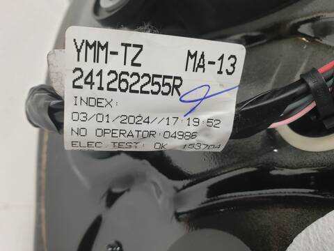 Foto 3ª: Puerta Trasera Derecha Renault Megane TECHNO (2016)