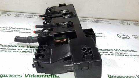 Foto 2ª: Caja Reles Fusibles Mercedes Clase V 200 136CV 100KW (2014)