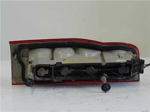 Foto 2ª: Piloto Trasero Derecho Ford Transit 2.4 FT 300 S 101CV 74KW FURGON (2009)