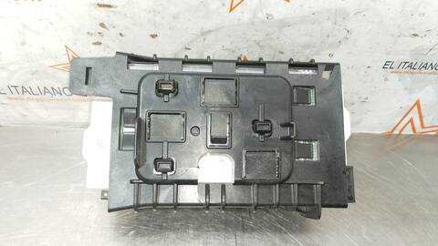 Foto 3ª: Antena Mercedes Clase A 140 A 200 177.087) 163CV 120KW (2018)