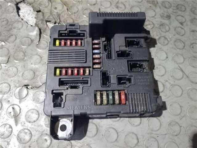 Caja Reles Fusibles Renault Scenic 1.9 AUTHENTIQUE [1.9 LTR. - 88 KW DCI DIESEL] (JM)(2003-_)