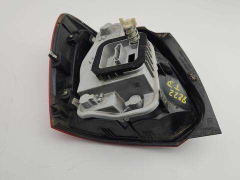 Foto 4ª: Piloto Trasero Derecho Volkswagen Polo ADVANCE 85CV 63KW [CGGB] (2010)