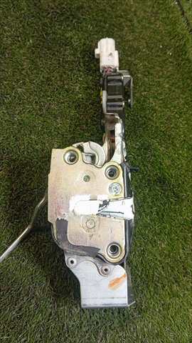 Cerradura Puerta Trasera Derecha Toyota 4 Runner 3.0 T DIESEL