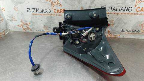 Foto 3ª: Piloto Trasero Izquierdo Toyota Auris ADVANCE 112CV 82KW [N47C16A] (2015)