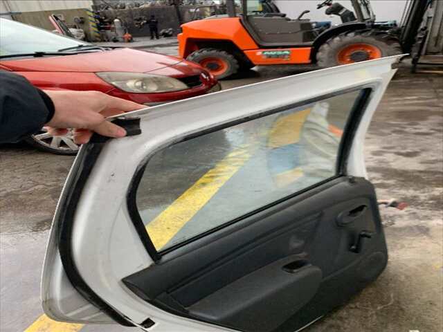 Foto 2ª: Puerta Trasera Izquierda Dacia Duster 1.5 DCI110CV [K9K 666] (2015)